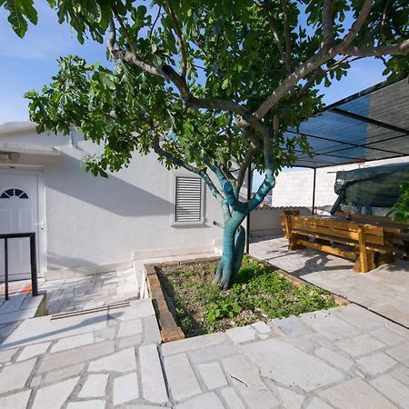 Strma Apartments Vis Luaran gambar