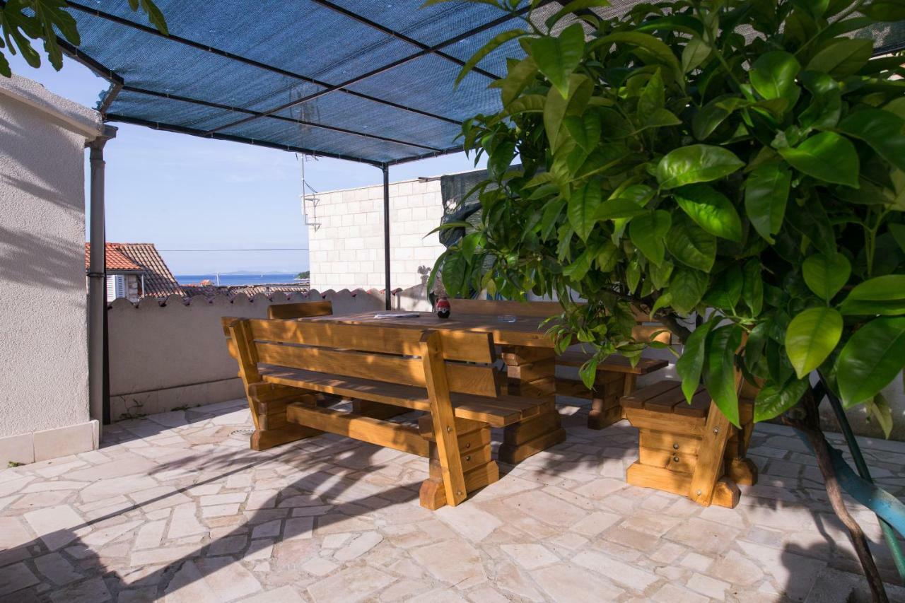 Strma Apartments Vis Luaran gambar