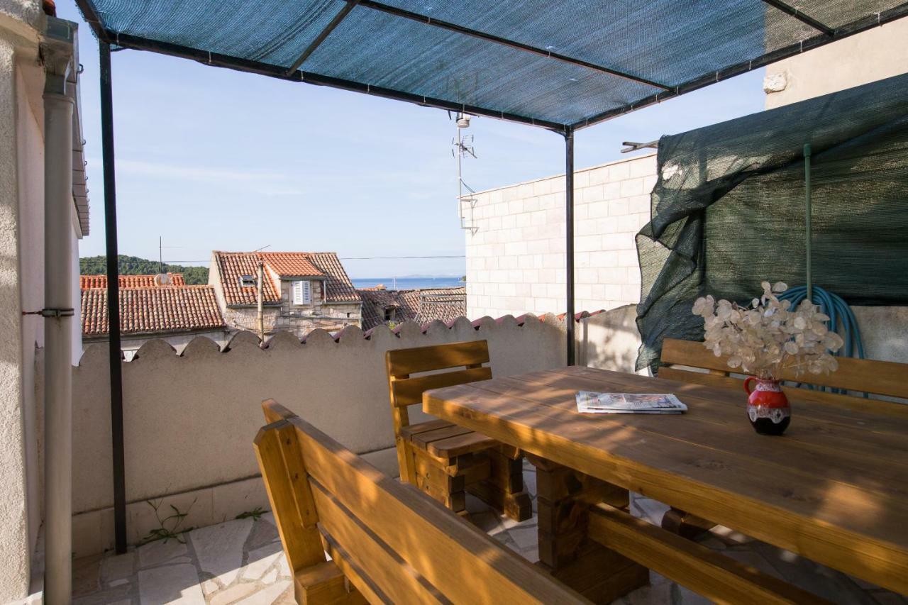 Strma Apartments Vis Luaran gambar